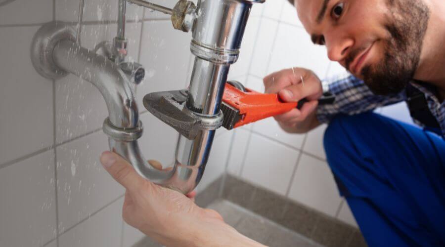 Professional clogged toilet repair services in Basin, WY